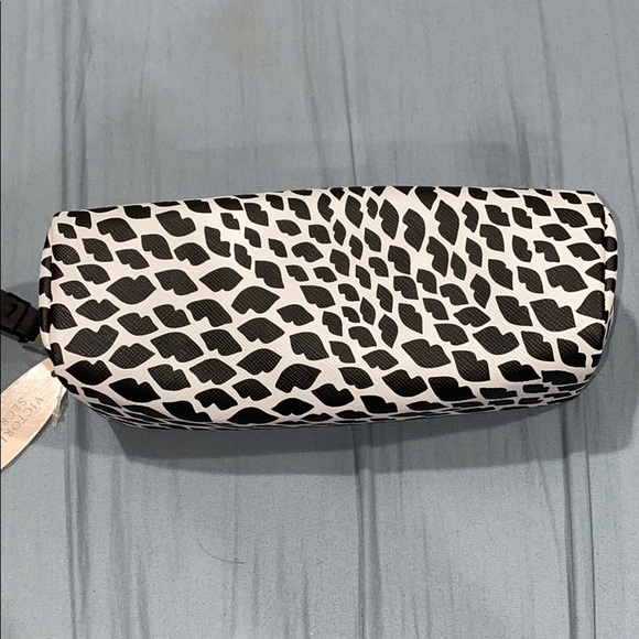 Victoria’s Secret Love VS Leopard Print Pouch 💎 - Picture 5 of 8